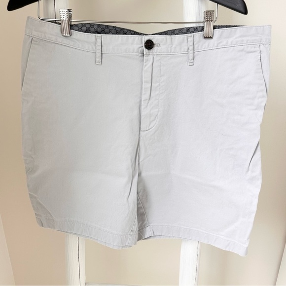 Michael Kors Men’s Khaki 7.5” length Shorts Size 36 - Picture 1 of 12